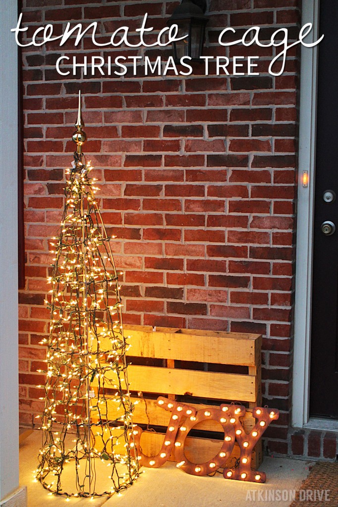 If you've been itching to make your very own tomato cage Christmas tree, this tutorial is just the thing you need to read! Spruce up your yard with beautiful Christmas lights! /// by Atkinson Drive